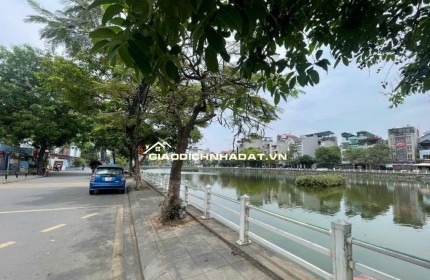 Bán nhà ngõ 135 phố Bồ Đề 60m, thang máy, ô tô vào nhà.